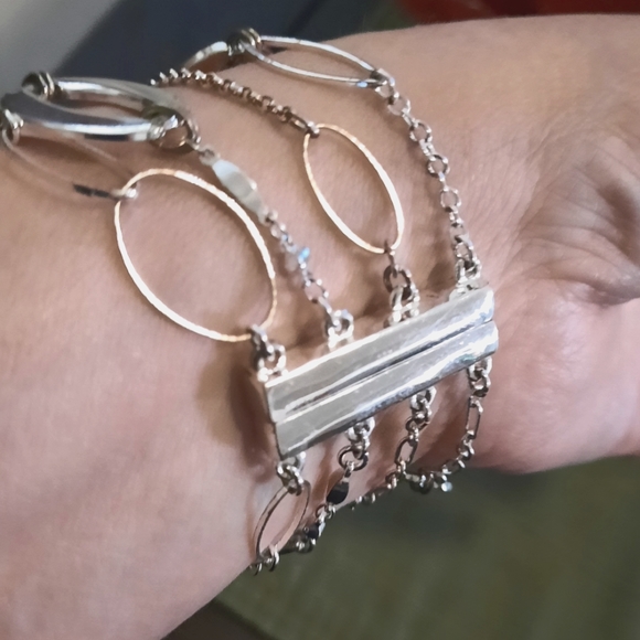 unknown Jewelry - 4 Layer Magnetic Silver Tone Bracelet Take a look